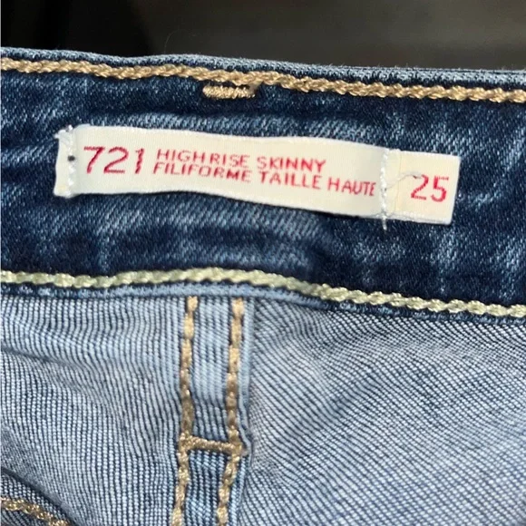 721 High Rise Skinny- Ripped Knees - Picture 2 of 3